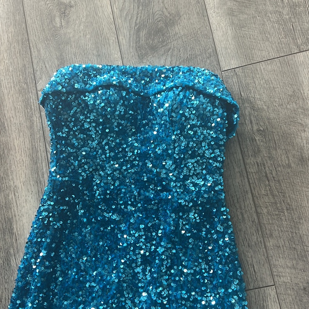 Gorgeous! Sequin formal strapless dress - Picture 3 of 5